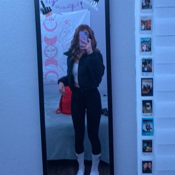 Meet your Posher, Brooke - Picture 1 of 1